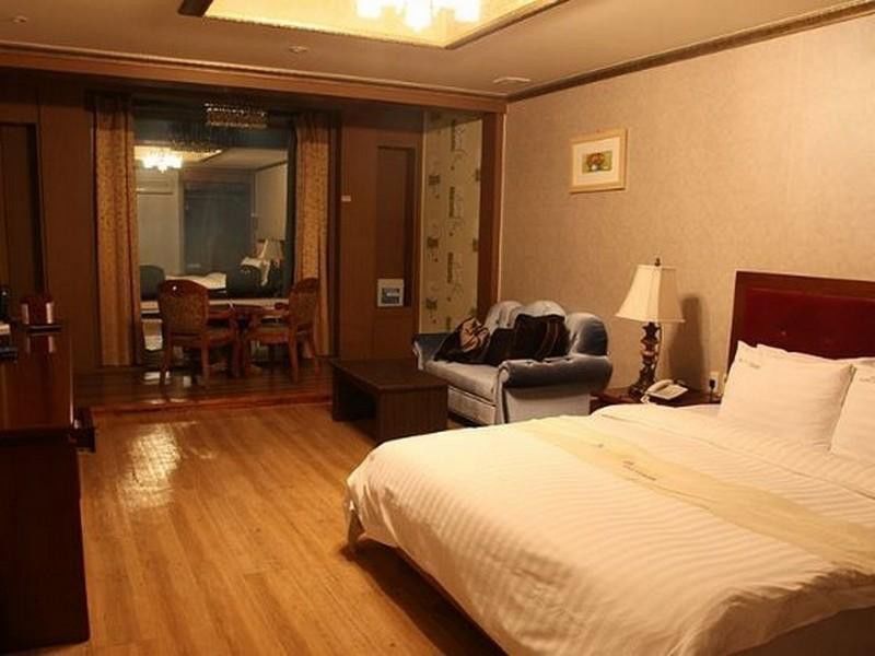 B&Beach Tourist Hotel Yeosu Zewnętrze zdjęcie